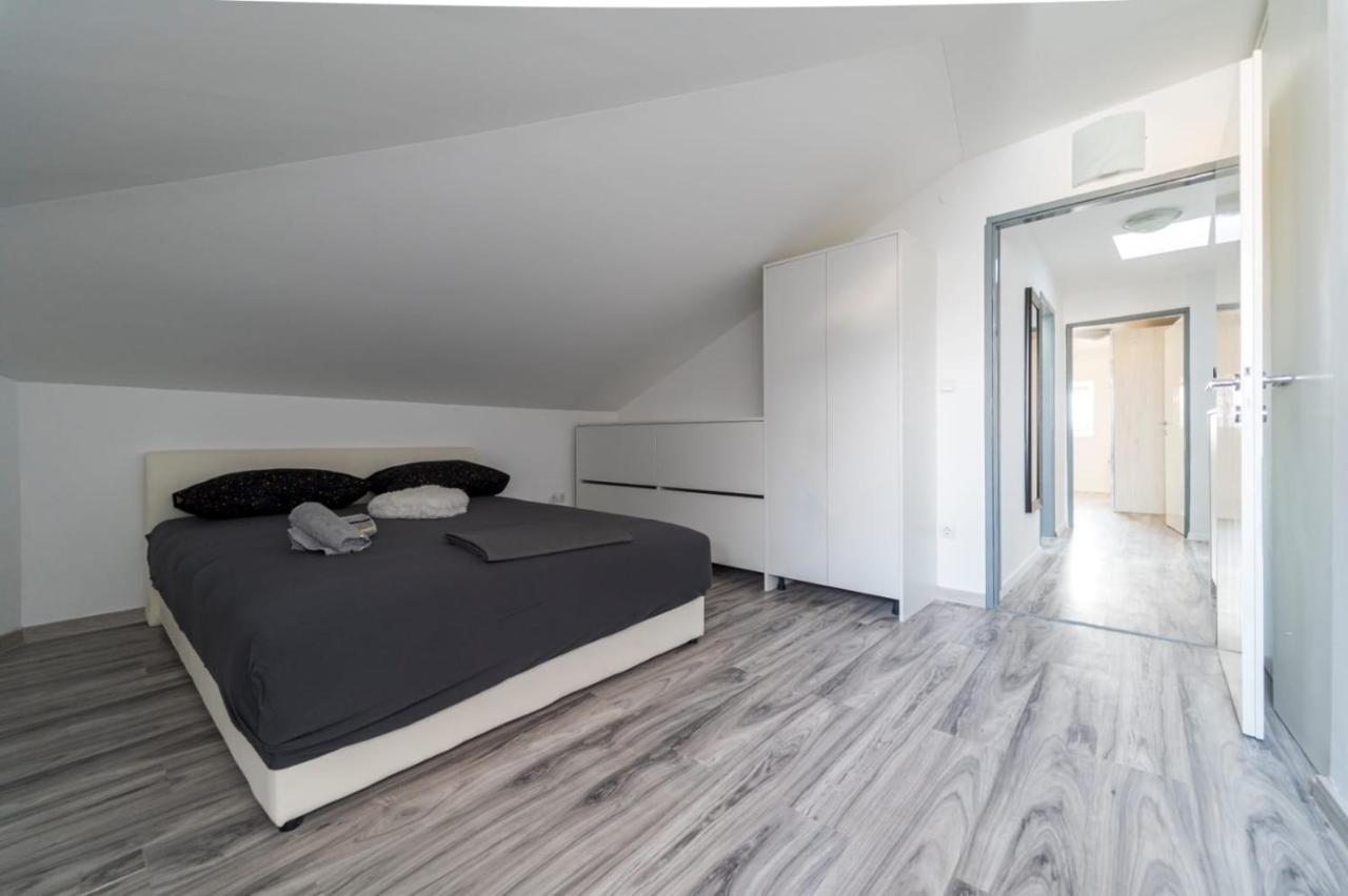 City Center Mayess Aparment Zadar Exterior foto