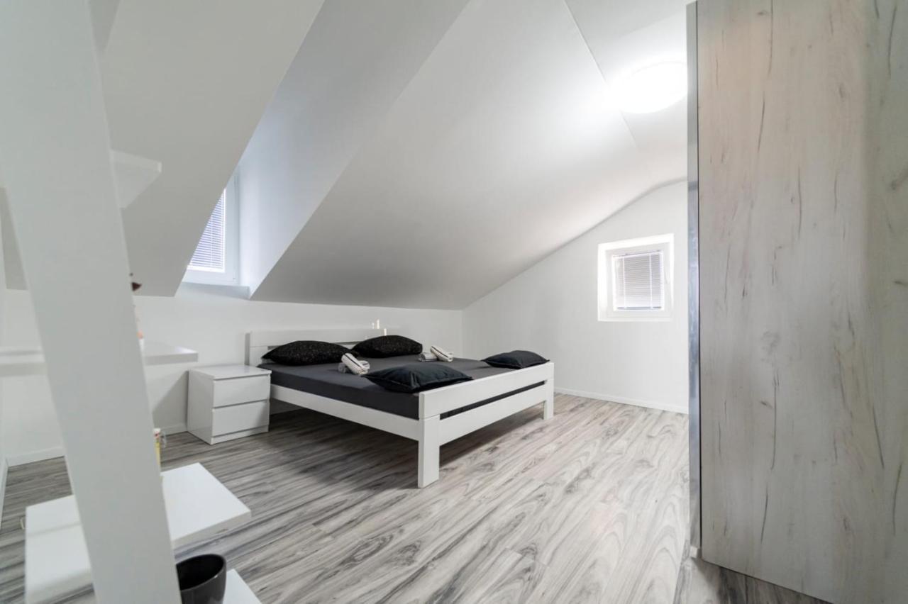 City Center Mayess Aparment Zadar Exterior foto